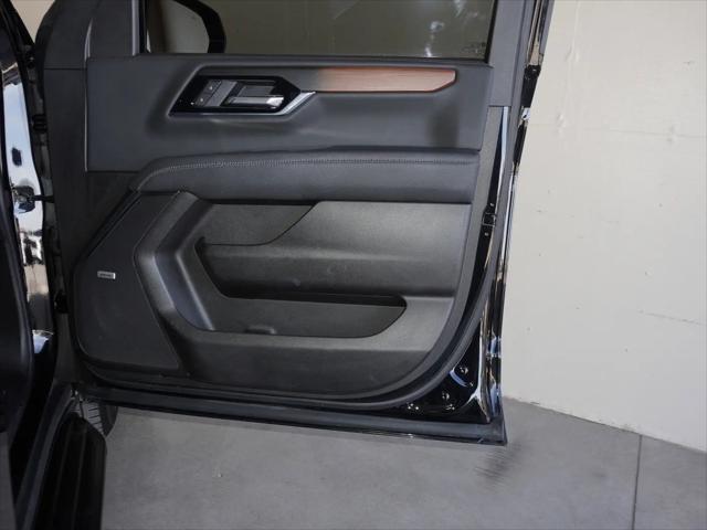 2025 GMC Yukon 4WD Denali