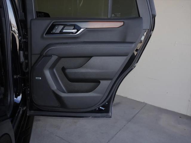 2025 GMC Yukon 4WD Denali