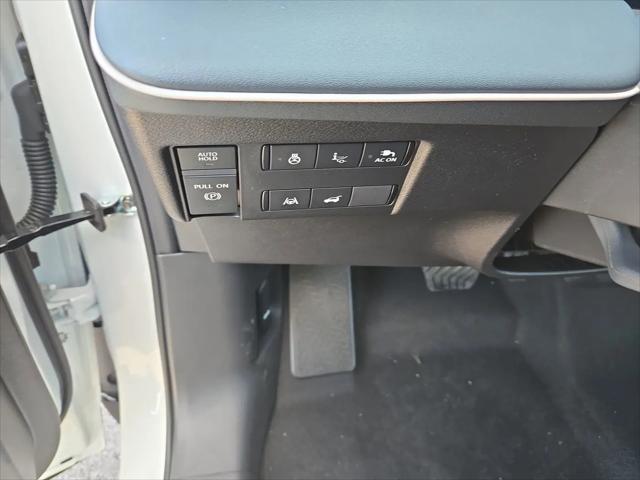 2026 Nissan LEAF PLATINUM+