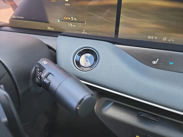 2026 Nissan LEAF PLATINUM+