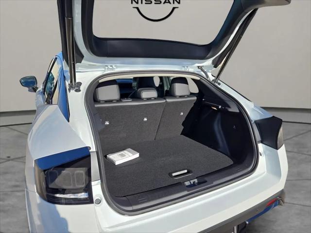 2026 Nissan LEAF PLATINUM+