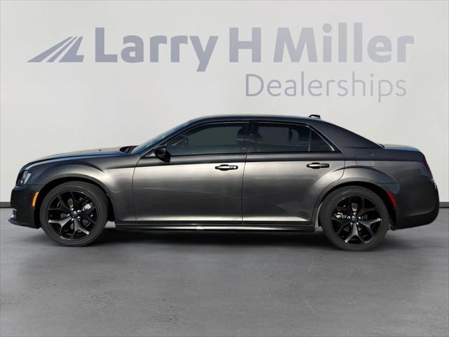 2021 Chrysler 300 Touring L