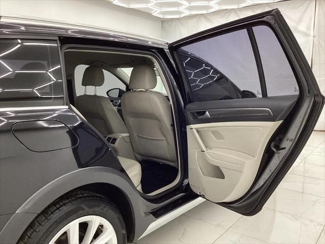 2017 Volkswagen Golf Alltrack TSI S