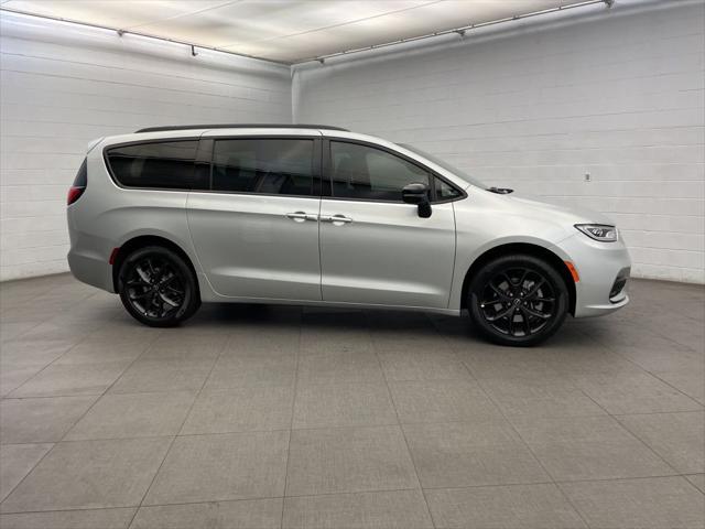 2026 Chrysler Pacifica PACIFICA LIMITED AWD