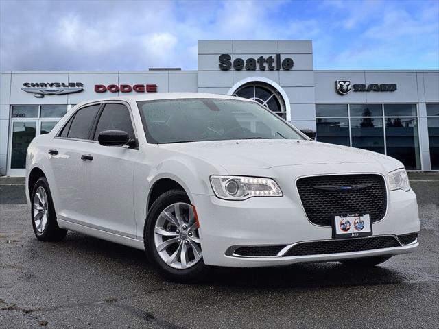 2023 Chrysler 300 Touring