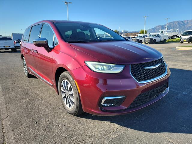 2022 Chrysler Pacifica Hybrid Limited