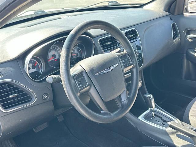 2012 Chrysler 200 LX