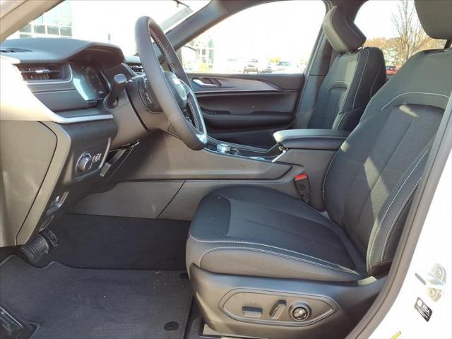 2025 Jeep Grand Cherokee GRAND CHEROKEE LAREDO X 4X2