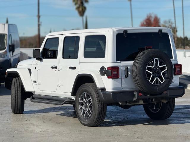 2021 Jeep Wrangler Unlimited Sahara Altitude 4x4