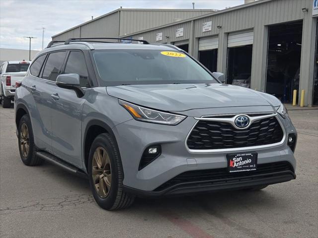 2022 Toyota Highlander Hybrid XLE Bronze Edition