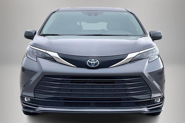 2025 Toyota Sienna XLE