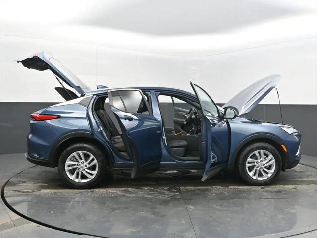2026 Buick NV Preferred FWD