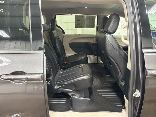 Used 2023 Chrysler Pacifica For Sale in Wilmington, OH