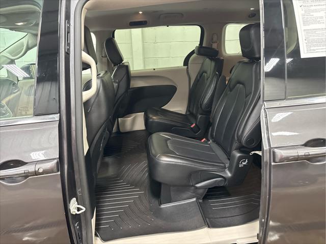 Used 2023 Chrysler Pacifica For Sale in Wilmington, OH