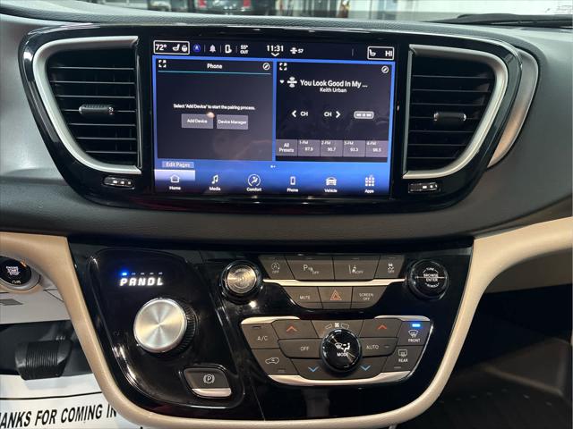 Used 2023 Chrysler Pacifica For Sale in Wilmington, OH