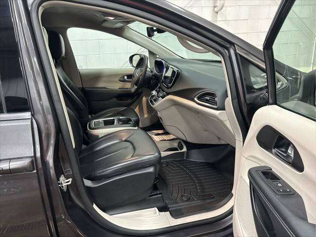 Used 2023 Chrysler Pacifica For Sale in Wilmington, OH