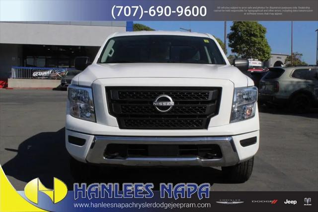 2023 Nissan Titan Crew Cab SV 4x4