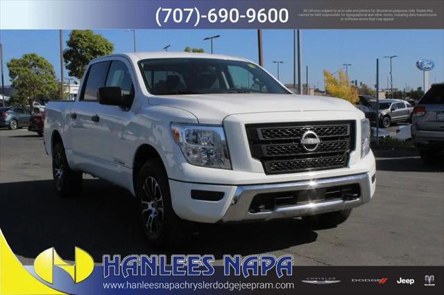 2023 Nissan Titan Crew Cab SV 4x4