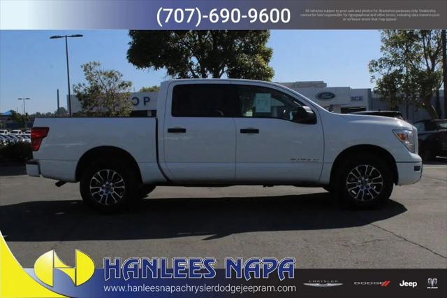 2023 Nissan Titan Crew Cab SV 4x4