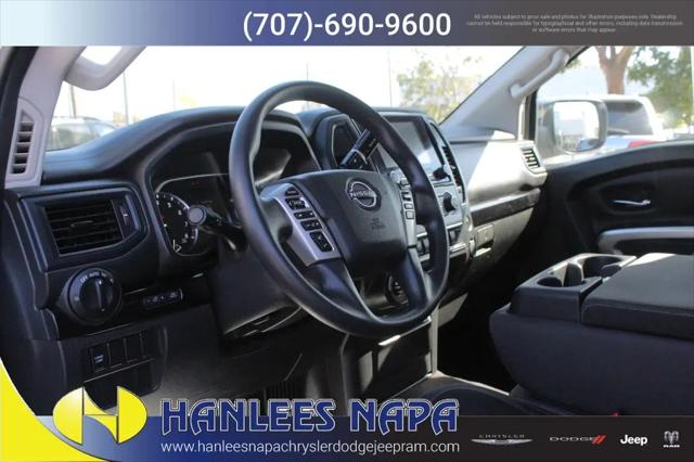 2023 Nissan Titan Crew Cab SV 4x4