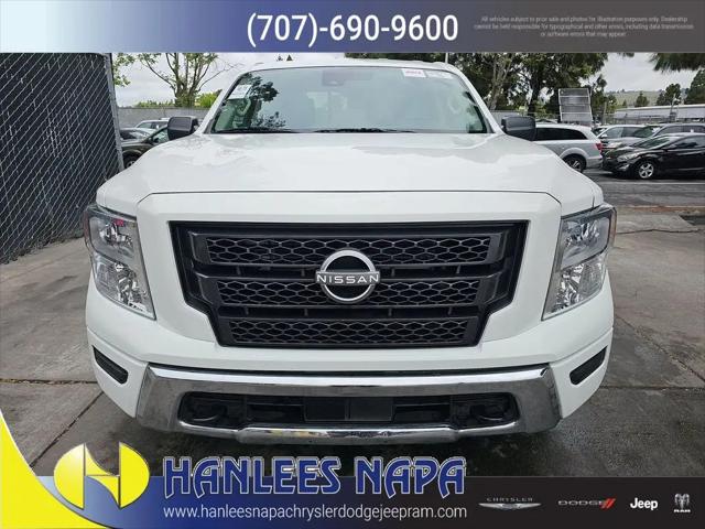 2023 Nissan Titan Crew Cab SV 4x4