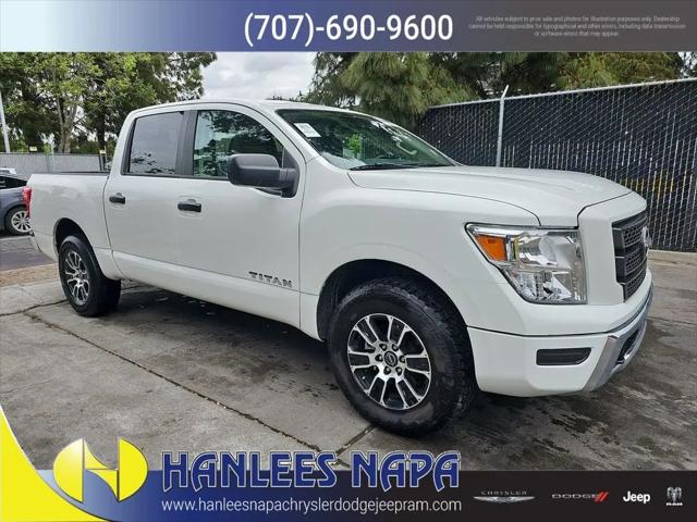 2023 Nissan Titan Crew Cab SV 4x4