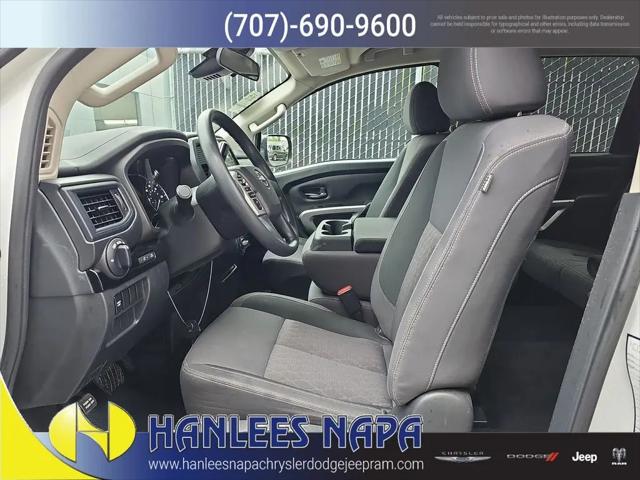 2023 Nissan Titan Crew Cab SV 4x4