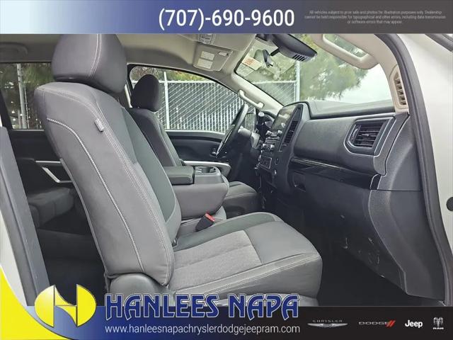 2023 Nissan Titan Crew Cab SV 4x4