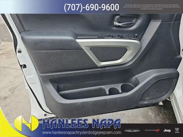 2023 Nissan Titan Crew Cab SV 4x4