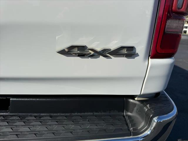 2020 Ram 1500 Big Horn Crew Cab 4x4 5'7" Box