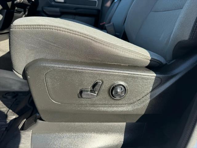 2020 Ram 1500 Big Horn Crew Cab 4x4 5'7" Box
