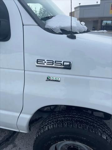 2014 Ford E-350 Cutaway E-350