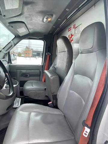 2014 Ford E-350 Cutaway E-350