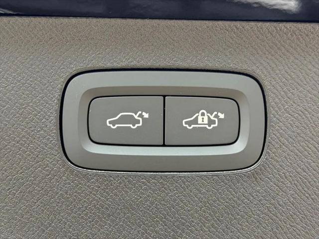 2026 Volvo XC90 Plus, B6 AWD Gas (mild hybrid), Gasoline, Bright, 7 Seats