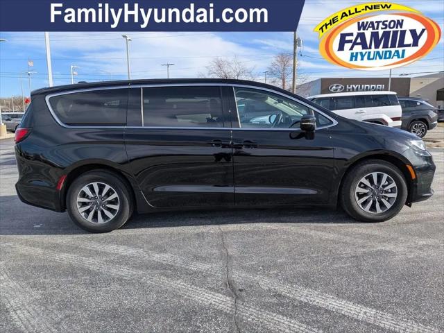 2024 Chrysler Pacifica Hybrid Select