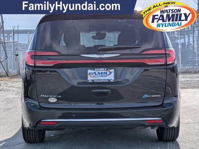 2024 Chrysler Pacifica Hybrid Select