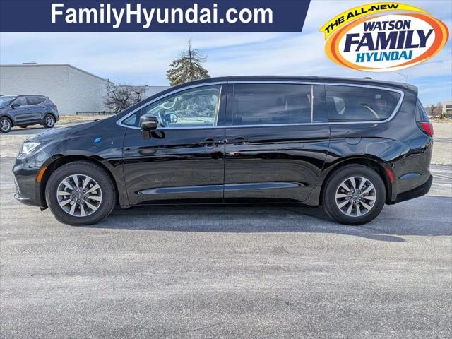2024 Chrysler Pacifica Hybrid Select