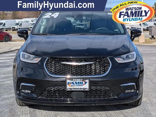 2024 Chrysler Pacifica Hybrid Select