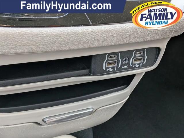 2024 Chrysler Pacifica Hybrid Select