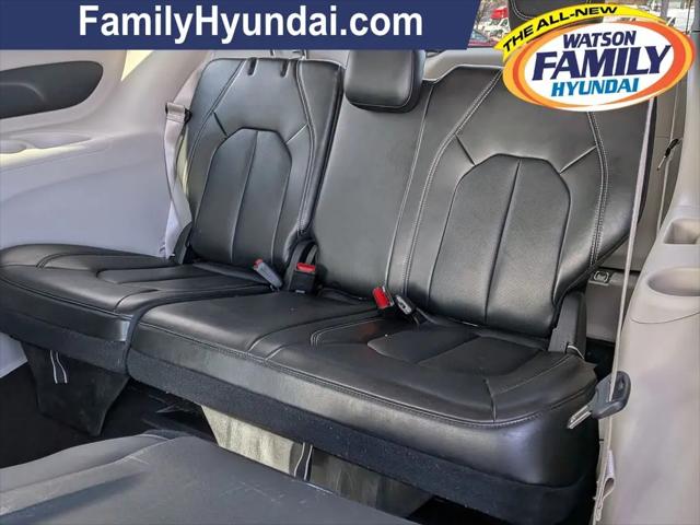 2024 Chrysler Pacifica Hybrid Select
