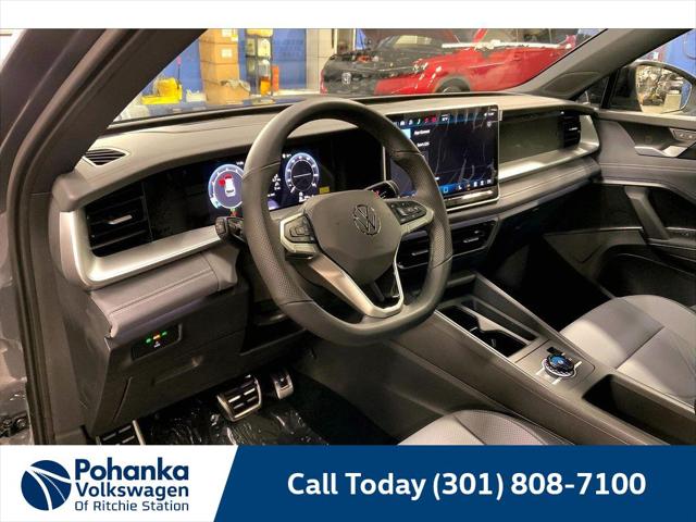 2026 Volkswagen Tiguan SE R-Line Black