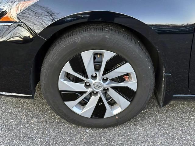 2024 Nissan Altima S FWD [12]