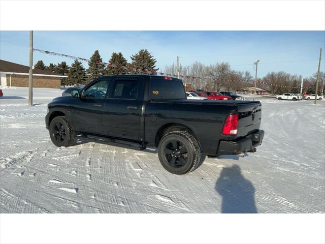 2017 RAM 1500 Express Crew Cab 4x4 57 Box
