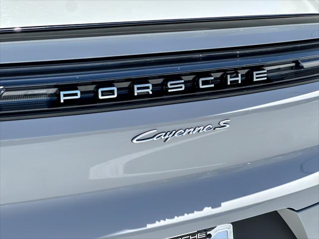 2026 Porsche Cayenne E-Hybrid S