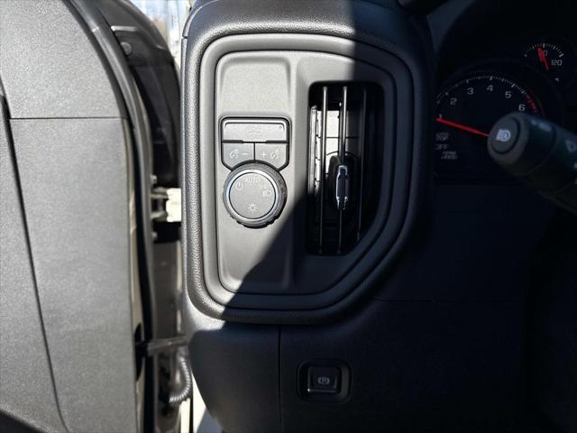 2026 Chevrolet Silverado 1500 2WD Crew Cab Short Bed Custom