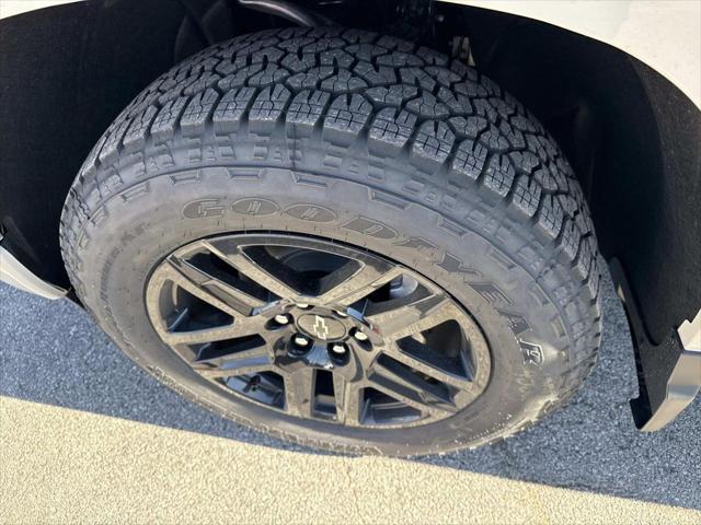 2026 Chevrolet Silverado 1500 2WD Crew Cab Short Bed Custom