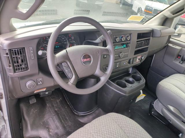 2025 GMC Savana Cutaway Work Van