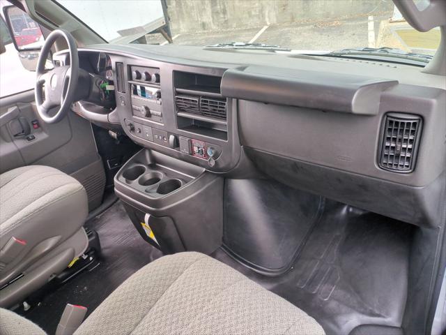 2025 GMC Savana Cutaway Work Van