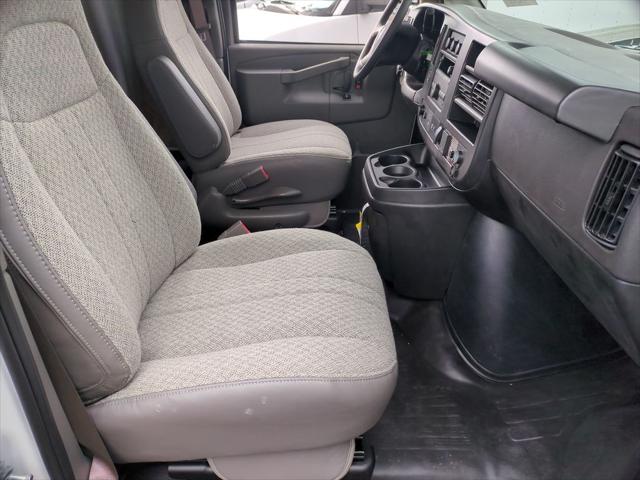 2025 GMC Savana Cutaway Work Van
