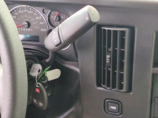 2025 GMC Savana Cutaway Work Van